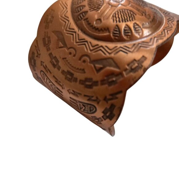 Vintage 1970s Solid Copper Etched Southwestern Cuff Bracelet One Size Adjustable - Picture 3 of 9